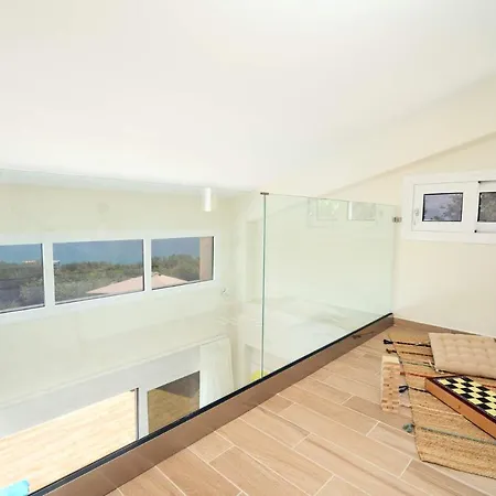 Michou Helios By * 劳德哈塔