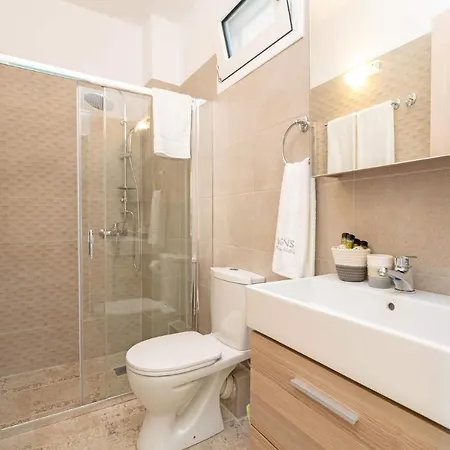 빌라 Michou Helios By